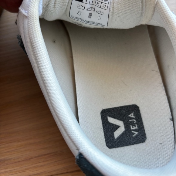 Veja gum sole campo shoes with navy V. - Picture 8 of 8